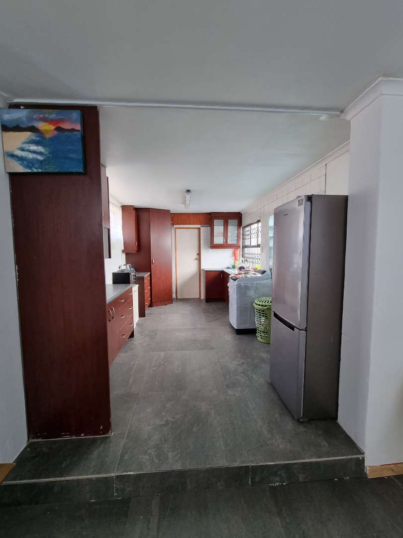 4 Bedroom Property for Sale in Zonnebloem Western Cape